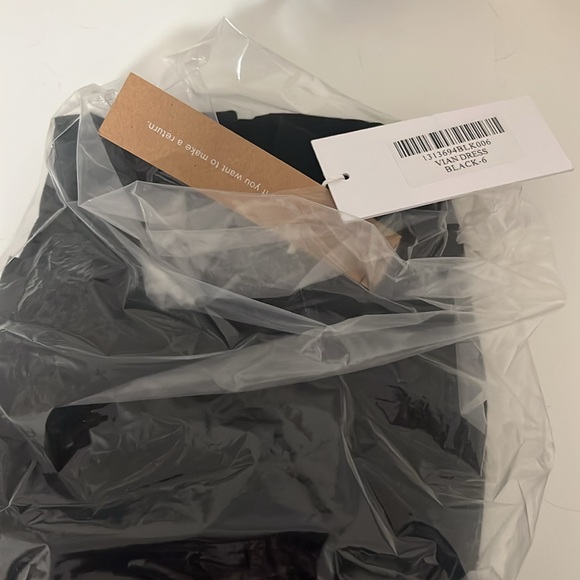 NWT Reformation Vian Dress in Black Size 6 - Picture 3 of 3